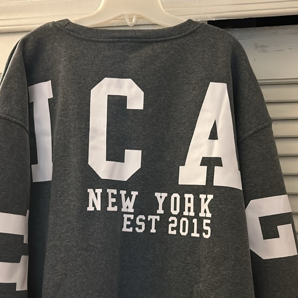 NWOT - Bettlity Letter Print Sweat Shirt - Picture 4 of 5